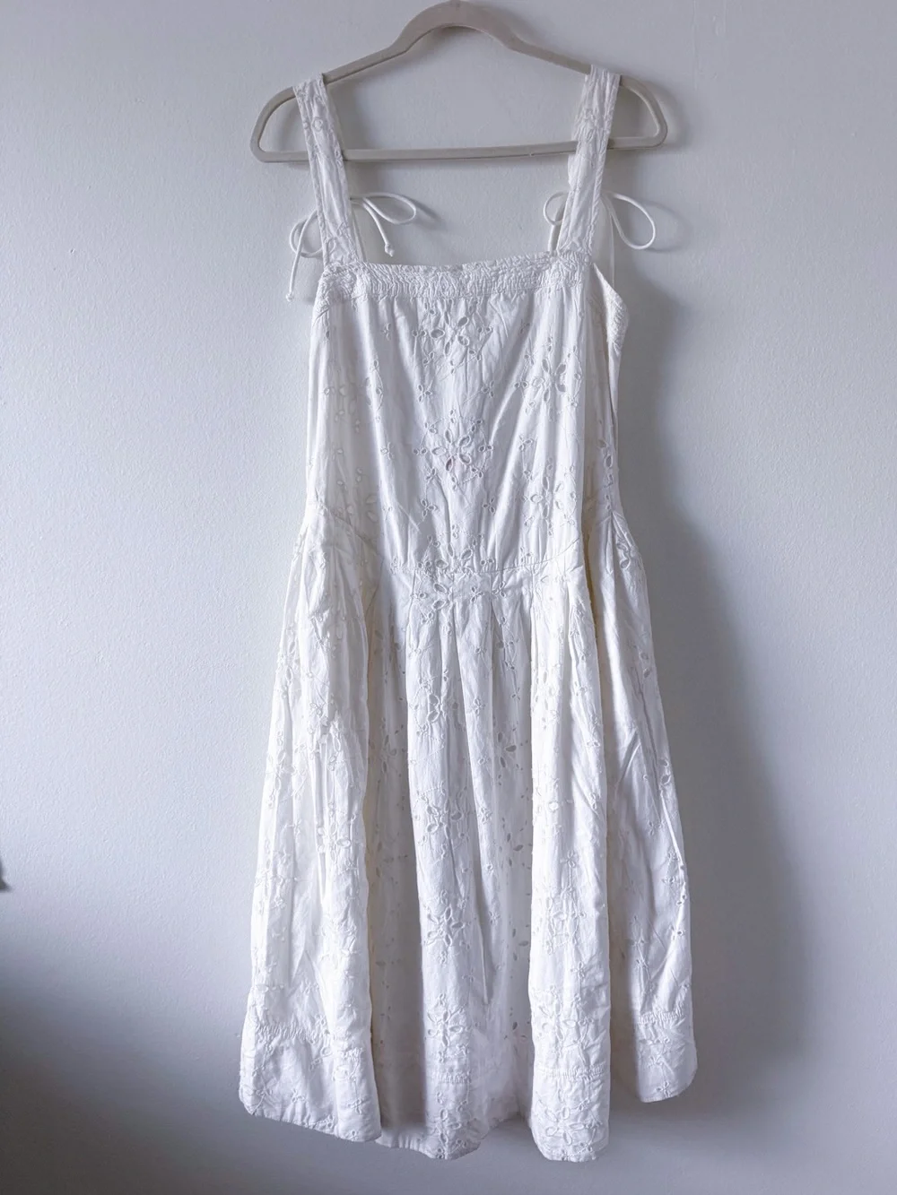 NWT Free People Primavera Eyelet Midi Dress in Size Small - Picture 4 of 9